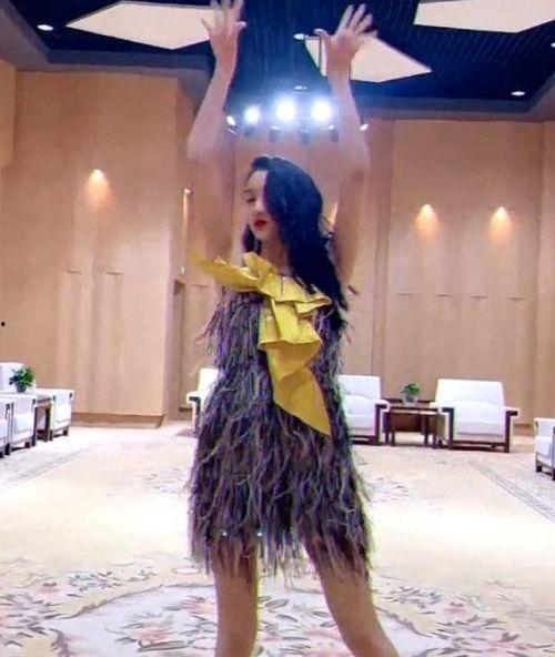 吊带裙爆料视频大全下载,性感瞬间尽收眼底